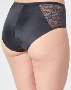 Sous-vêtements Femme Culottes & slips Triumph AMOURETTE CHARM Noir 7 Sous-vêtements Femme Culottes & slips Triumph AMOURETTE CHARM Noir -Boxers Homme Soldes 16500629 500 D